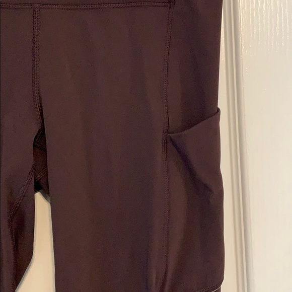 Lululemon running crops size 6 - Picture 2 of 7